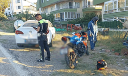 Balıkesir'de motosiklet sürücüsü otomobile çarptı
