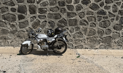 Bartın'da tekeri patlayan motosiklet devrildi