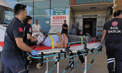 Bursa'da hafif ticari araç kamyonetle çarpıştı: 3 yaralı