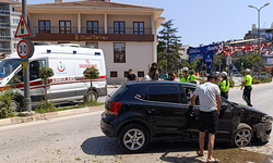 Bursa'da iki araç kafa kafaya çarpıştı: 4 yaralı