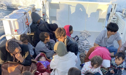 Çanakkale açıklarında 27 kaçak göçmen kurtarıldı