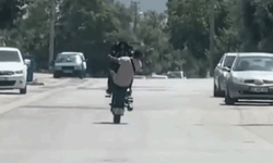 Denizli’de akrobatik hareketler yapan motosikletliye emniyetten ceza