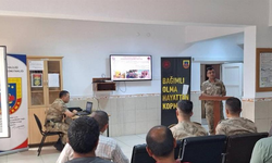 Erzincan'da jandarma ekipleri köylerde bilgilendirme çalışmalarını sürdürüyor