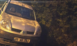 Erzurum'da bozuk yolu fark etmeyen sürücü şarampole düştü