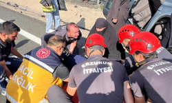 Erzurum'da İtfaiye araçta sıkışan 5 kişiyi çıkardı