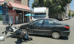 Eskişehir'de kural ihlali yapan otomobil motosikletli polise çarptı