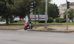 Eskişehir’de motosikletli sürücüden çifte kural ihlali