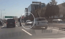 İstanbul'da ters yöne giren araç trafiği tehlikeye attı