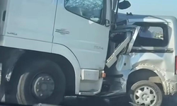 İzmir’de tırla çarpışan otomobil sürücüsü hayatını kaybetti
