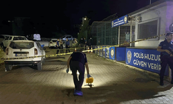 Kocaeli'de İlçe Emniyet Müdürlüğü önünde kavga çıktı