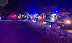 Manisa'da tır elektrikli motosiklete çarptı: 6 yaralı