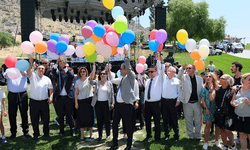 Muhteşem festival görkemli törenle açıldı
