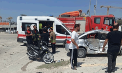 Hatay'da iki otomobil çarpıştı: Sürücüleri yaralandı