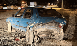 Afyon'da iki otomobil birbirini girdi: 2 yaralı