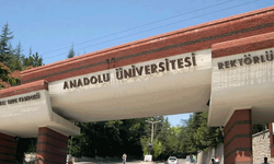Anadolu Üniversitesi'ni tercih eden öğrencilerden burs kazananlar belli oldu