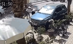 Antalya'da 2 esnaf grubu saç baş kavga etti