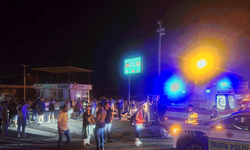 Antalya'da motosikletle otomobil çarpıştı