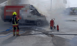 Balıkesir'de yangın alarmı: Yakıt dolduran araç bir anda alev topuna döndü