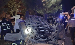 Batman'da hafif ticari araç devrildi: 2 yaralı