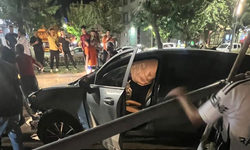 Batman'da trafik kazası, otomobil aydınlatma direğine çarptı