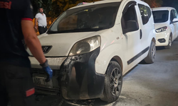 Batman’da yanan otomobili vatandaşlar söndürdü