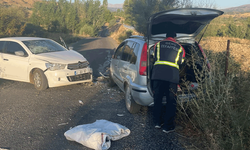 Bingöl'de iki otomobil çarpıştı: 3 yaralı