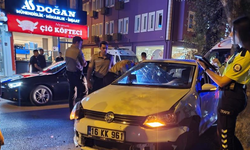 Bursa'da otomobil kamyonete çarptı, sürücüsü yaralandı