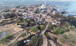 Çanakkale'de boşaltıldıktan sonra alevlere teslim olan köy böyle görüntülendi