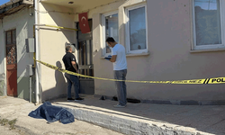 Eskişehir’de 56 yaşındaki adam yaşadığı evin önünde ölü bulundu