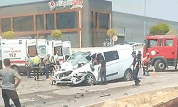 Eskişehir’de feci kaza: Panelvan tıra çarptı, 3 kişi yaralandı