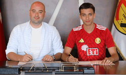 Eskişehirspor genç yetenek ile profesyonel sözleşme imzaladı