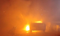 Hatay'da 2 farklı noktada çıkan yangında 2 araç yandı