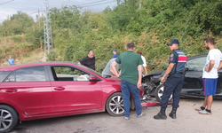 Kocaeli'de otomobiller çarpıştı: 4 yaralı