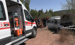 Kütahya'da trafik kazası: 3 yaralı