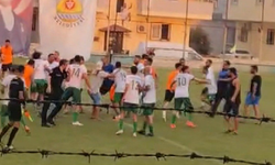 Mersin'de  futbol turnuvasında kavga: Futbolcular tekme tokat birbirine girdi