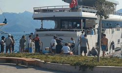 Muğla'da tekneden çıkan dumanlara paniğe neden oldu