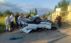 Tokat’ta otomobil ile traktör çarpıştı: 1 yaralı