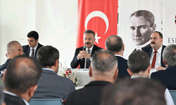 Vali Hüseyin Aksoy, İnönü’de muhtarlarla bir araya geldi