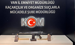 Van'da bir evde 5 el bombası ile 2 tüfek ele geçirildi