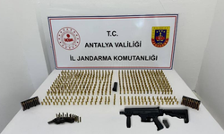 Antalya’da bir depoda suikast silahı ele geçirildi