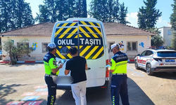 Antalya'da jandarma ekipleri okul servislerini denetledi