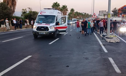 Antalya'da otomobille çarpışan motosikletli ağır yaralandı