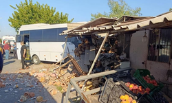 Aydın'da içerisinde 23 öğrencinin bulunduğu servis kaza yaptı