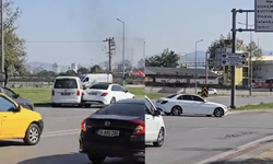 Bursa'da anayolda geri geri ilerledi, kazaya karıştı
