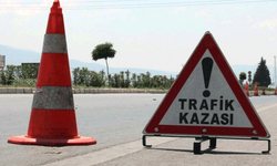 Bursa'da kontrolden çıkan otomobil asit yüklü tankere çarptı: 5 yaralı