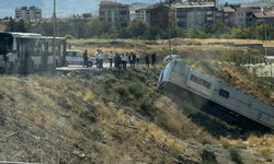 Elazığ'da belediye otobüsü şarampole yuvarlandı