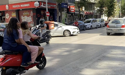 Eskişehir'de üç kadının tek motosikletle yolculuğu trafikte tehlike saçtı