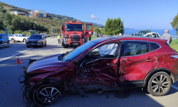 Giresun'da kavşakta kaza: 3 yaralı