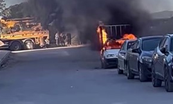 Hatay'da pikap alevlere teslim oldu