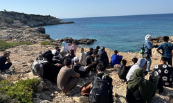 İzmir’de 32 düzensiz göçmen yakalandı